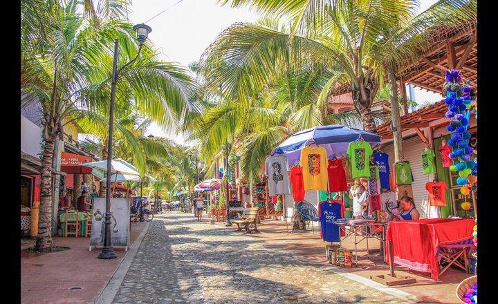 02191243 Restaurantes de San Pancho y Sayulita se encuentran al 70 %