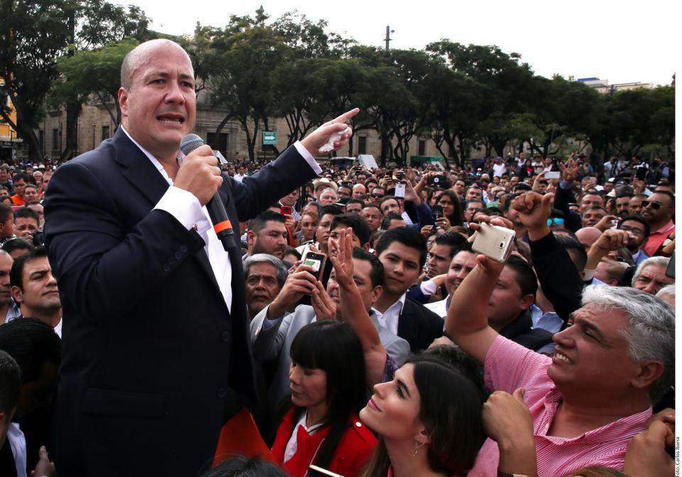 04y05Bahía Tema del día (1) Va Enrique Alfaro por Descentralización