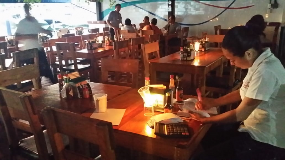 08y09Bahía (1) Tarifas altas de la luz siguen afectando a los restaurantes