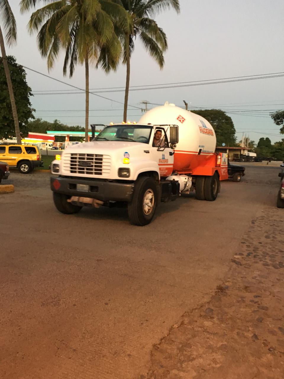 08y09Bahía (7) Algunos restaurantes ya se ven afectados por desabasto de gas LP