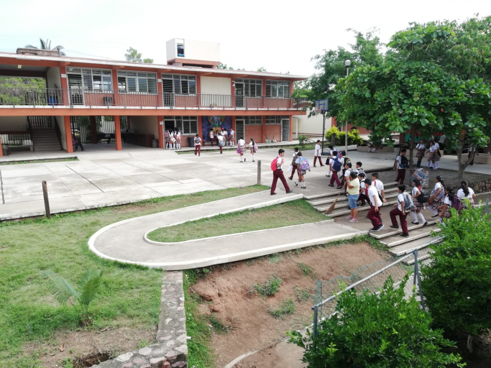 09Bahía (3) Inicia receso escolar en Puerto Vallarta ; de Vacaciones 58 mil alumnos