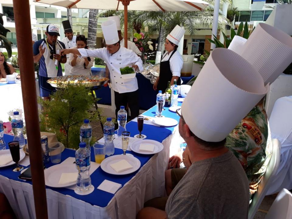 10y11Bahía (1) Cenas navideñas y de fin de año ya las tienen listas, la industria restaurantera