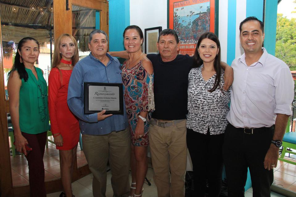 10y11Bahía (10) Ludwig Estrada un gran legado, destaca Ayuntamiento