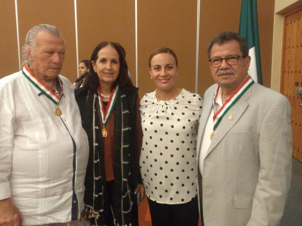 10y11Bahía (2) Presentan el libro “Puerto Vallarta 2018, Temas del Centenario”