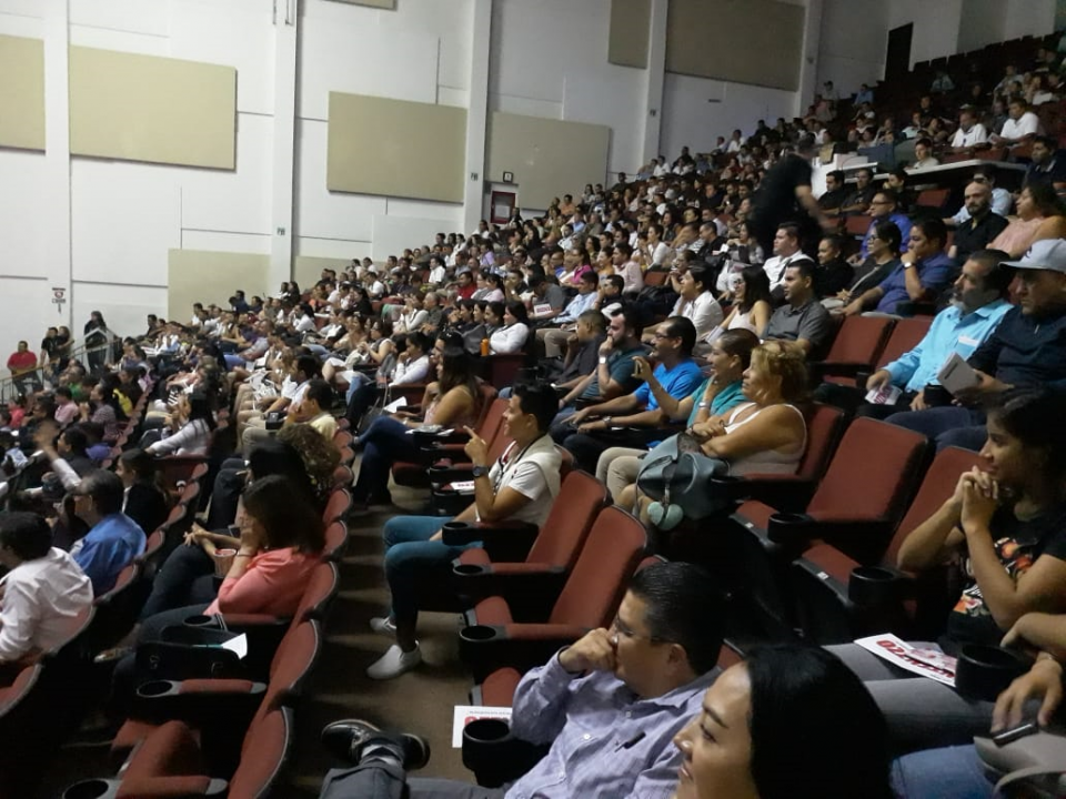 10y11Bahía (3) Buena respuesta en la conferencia “Intenzzo”