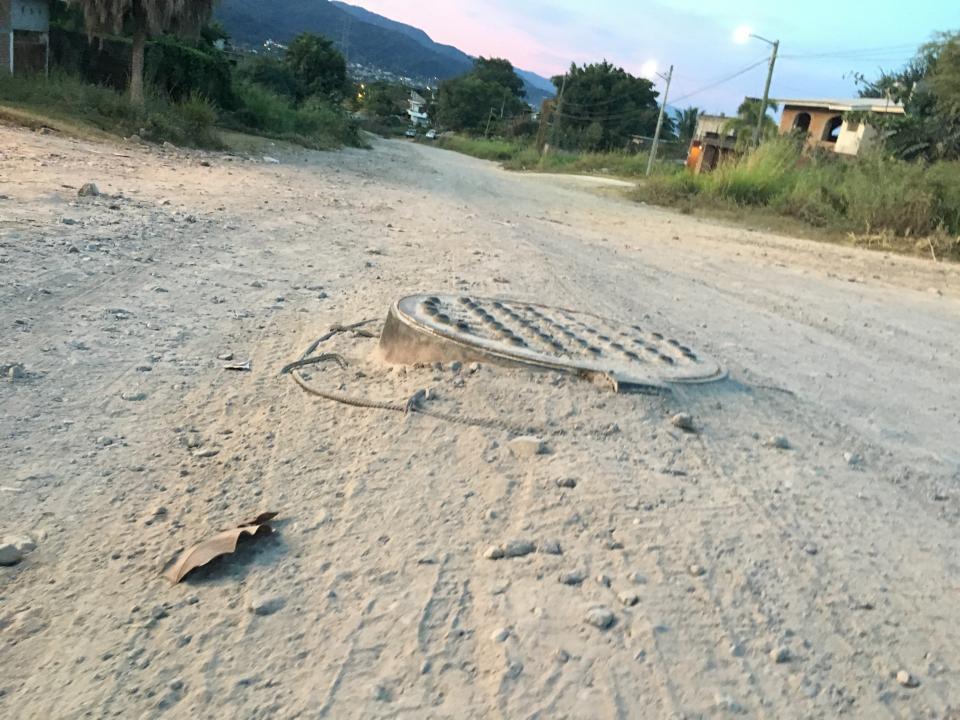 12y13Bahía (2) Pésimo estado de la avenida Federación