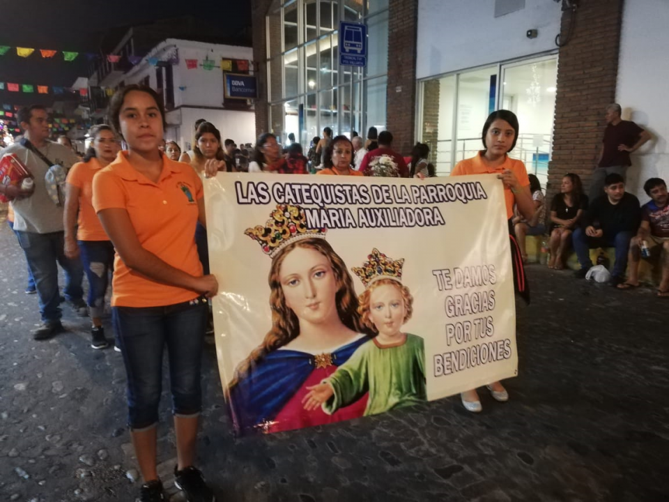 12y13Bahía (6) Más de 20 contingentes peregrinaron este domingo