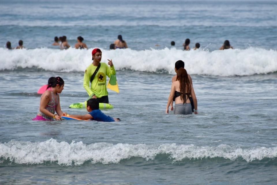 14y15Bahía (2) Prefieren turistas Bahía de Banderas por sus playas y su pueblo mágico
