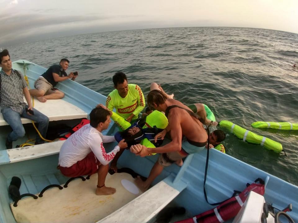 14y15Bahía (4) Disponen 45 guardavidas en las playas de Bahía de Banderas