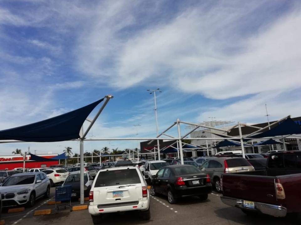 14y15Bahía (8) Poca vigilancia en la plaza comercial de Valle Dorado