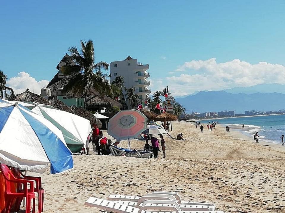 18y19Bahía (3) La temporada alta llegó al poblado de Bucerías