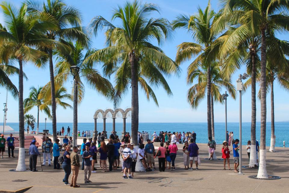 COMUNICADO 0191-Encuestas Turismo (2) Disfrutan turistas atractivos y seguridad de Puerto Vallarta