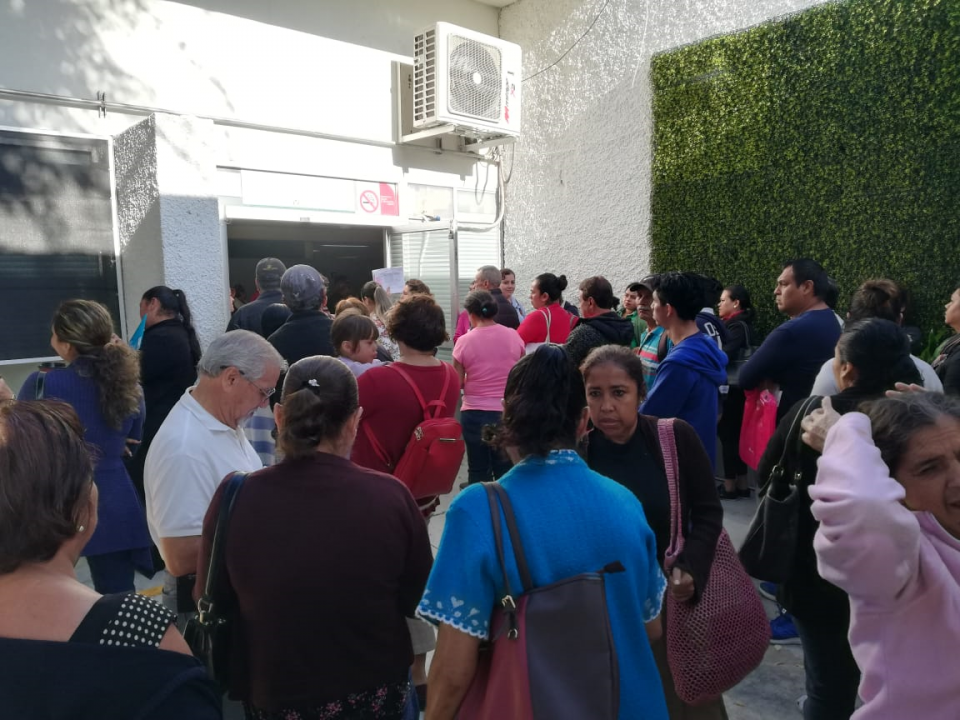 08y09Bahía (3) Un caos en el IMSS para agendar citas