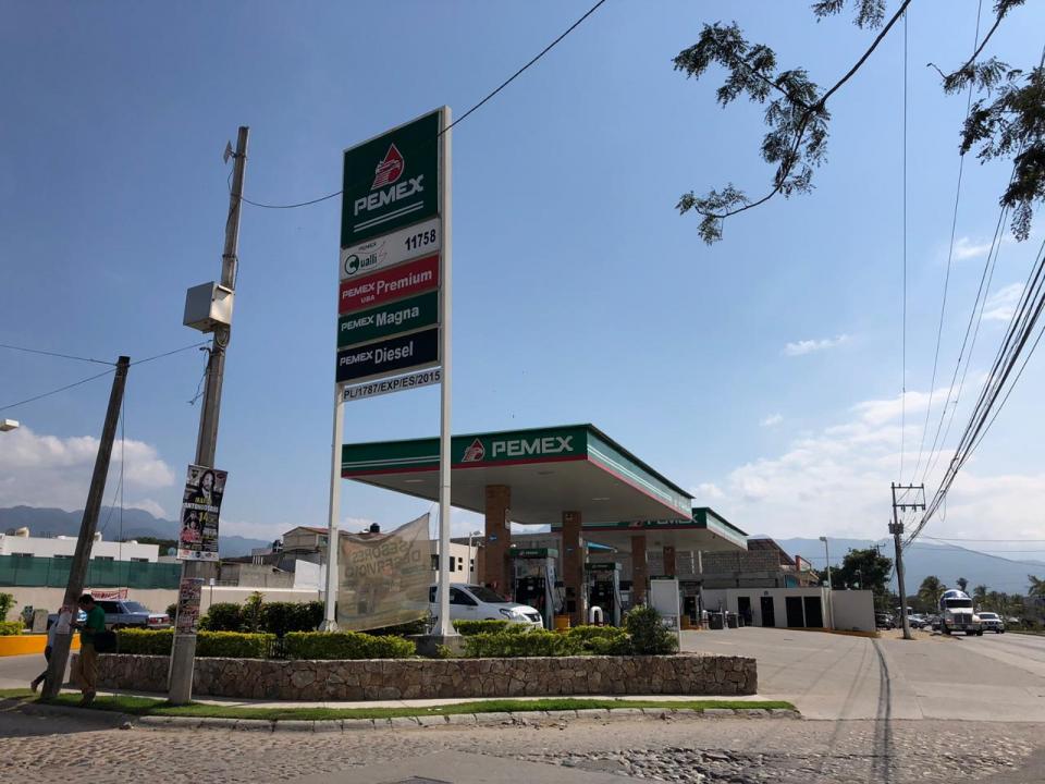 08y09Bahía (6) Se quedan sin gasolina gasolineras pequeñas