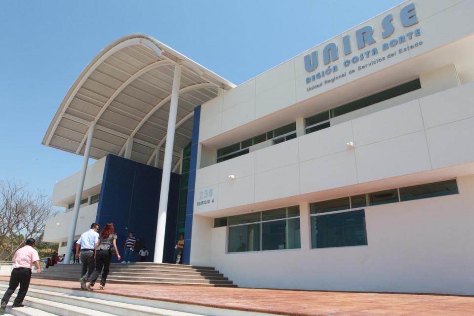 10y11Bahía (3) Descuentan 25% de su sueldo a empleados estatales fuera de ZMG