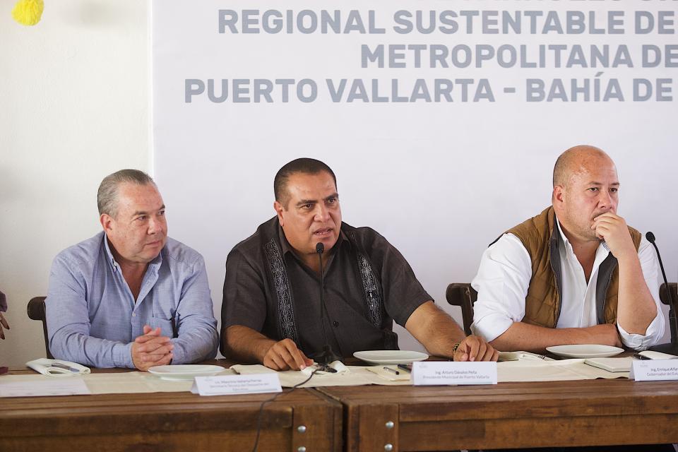 10y11Bahía (4) Agua, alcantarillado y saneamiento, tema prioritario de metropolización