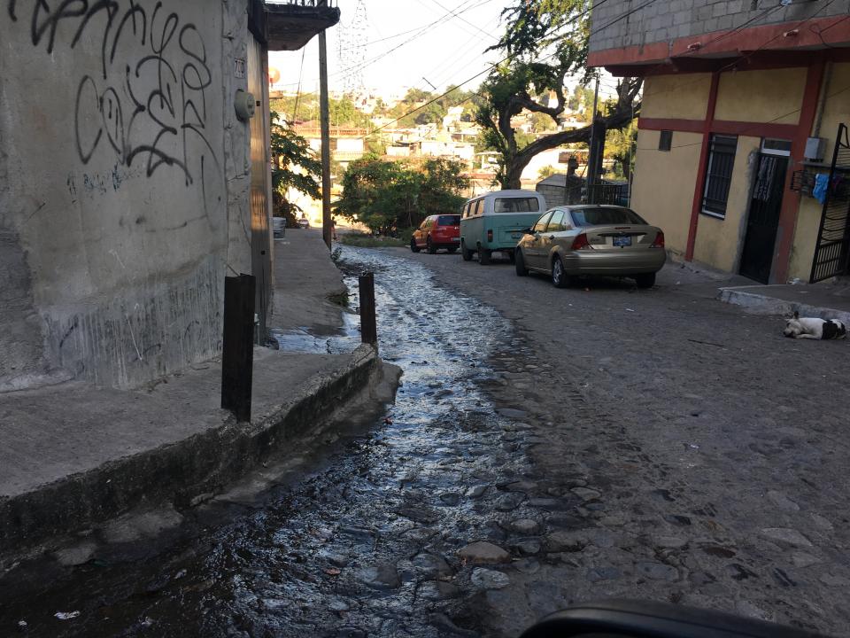 10y11Bahía (5) Tiene fuga un mes y no ha sido reparada