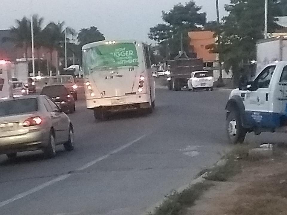 12y13Bahía (5) Sigue el riesgo en el crucero de Las Juntas