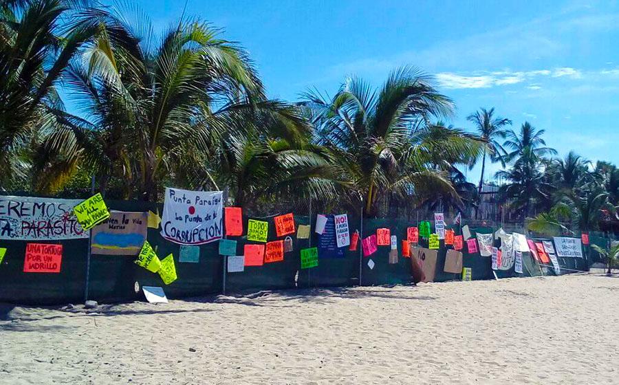 14y15Bahía (4) Marchan para recuperar playa de San Pancho