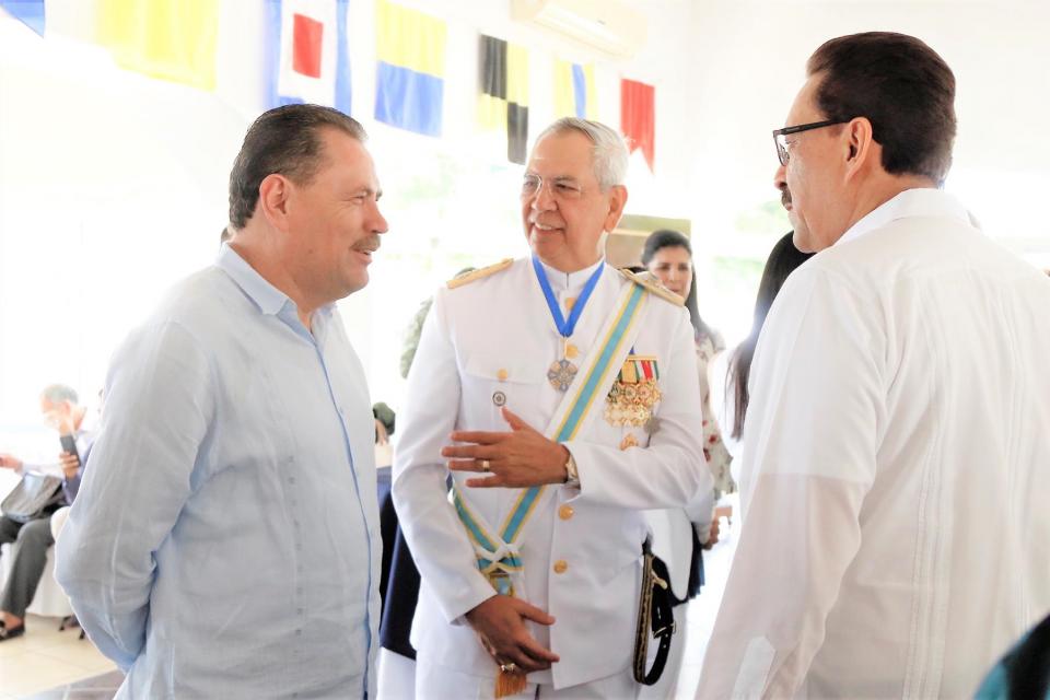 14y15Bahía (7) Jaime Cuevas, presente en Cambio de Mando de Zonas Navales