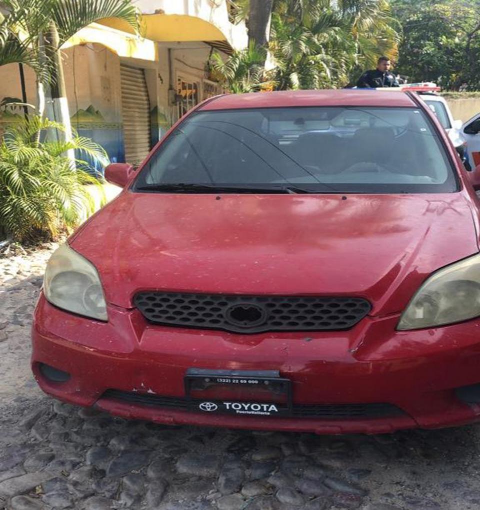 28y29Sucesos (9) Aseguran tres autos robados y retienen a un sujeto