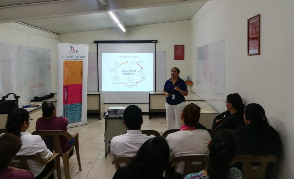 COMUNICADO 0257-DIF-Testimonio UAVIFAM (1) DIF Vallarta atiende y previene temas de violencia familiar