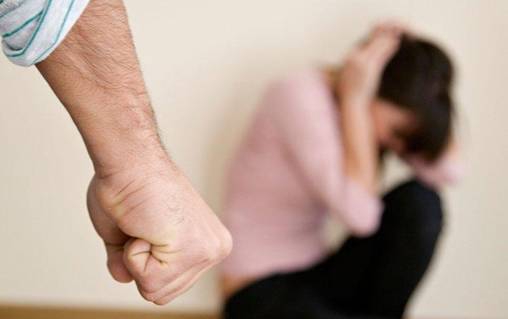 JISJ9LngMsUc ¡Auxilio! Mujeres con mal trabajo