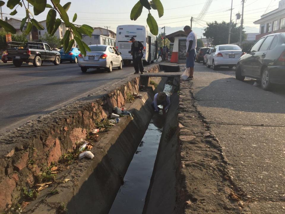 Nota C limpieza canal de aramara Limpian y reparan fuga del canal de Palmar de Aramara