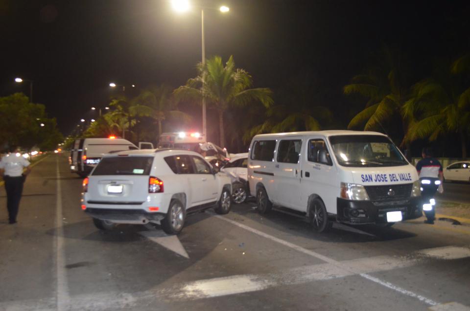 lupillo5 (4) Destroza Jeep a Mazda