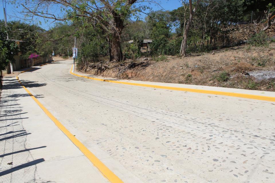 03Bahía (1) Con obras, transforman Santa Cruz de Quelitán