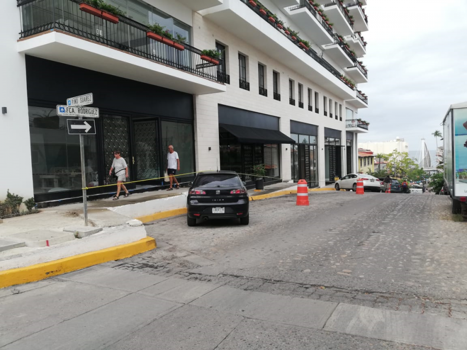 04y05Bahía (11) Reconocen permisos para acordonar estacionamientos