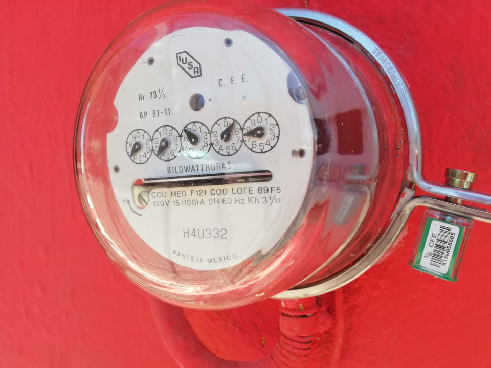 04y05Bahía (5) Denuncian cobros por luz de 50 mil pesos