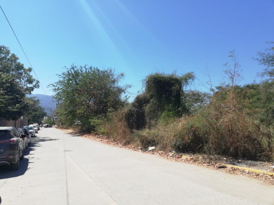 04y05Bahía (6) Piden mayor seguridad para alumnos por terreno baldío
