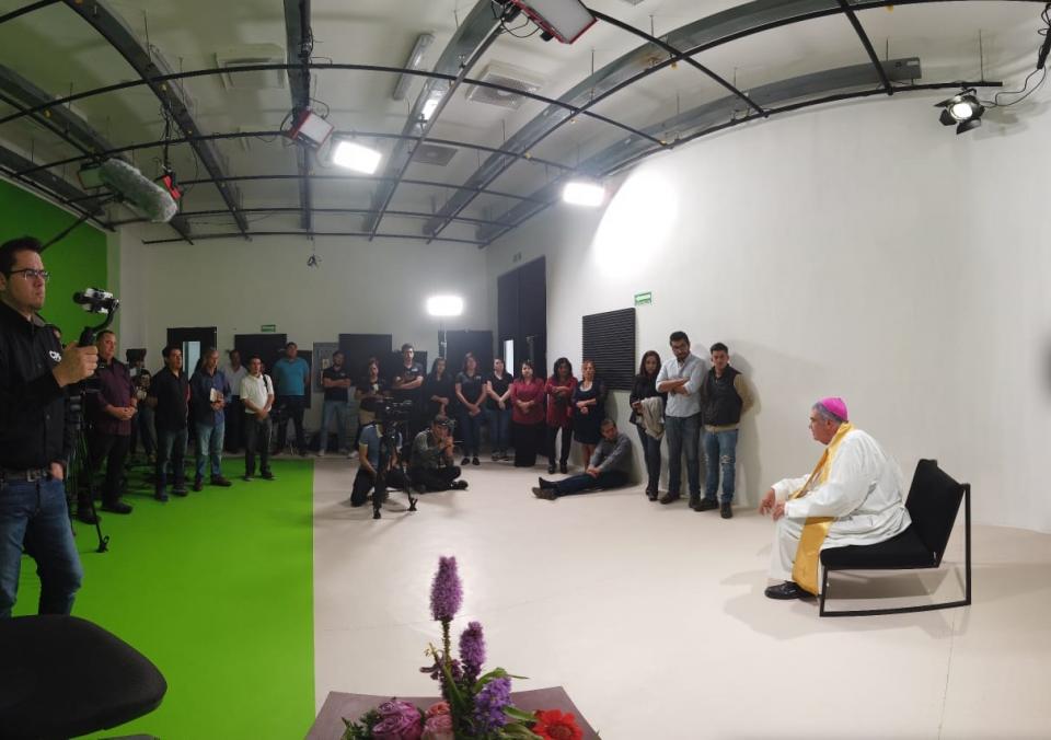 08Bahía (5) Llama Obispo a crear comunidad a directivos de CPS Media La Paz