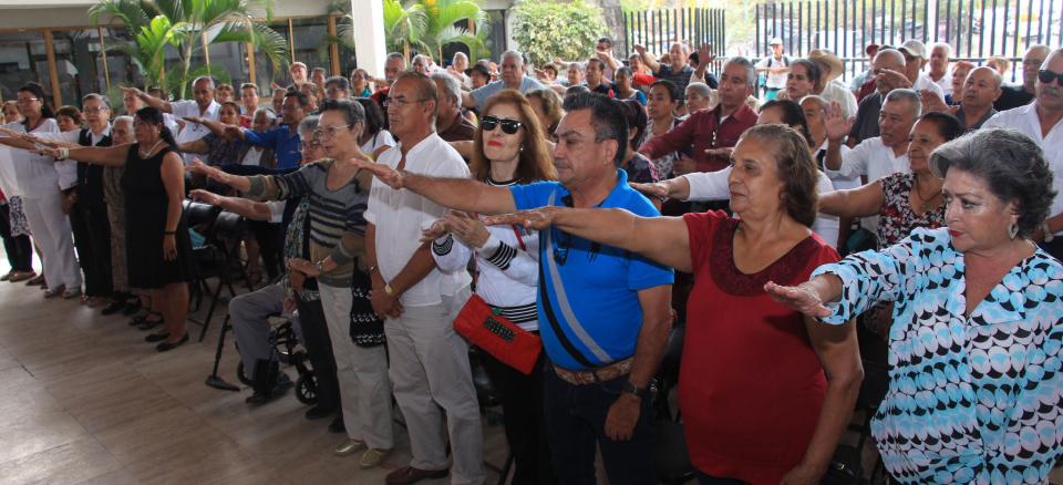09Bahía (1) Reconocen aportación de los jóvenes de la tercera edad
