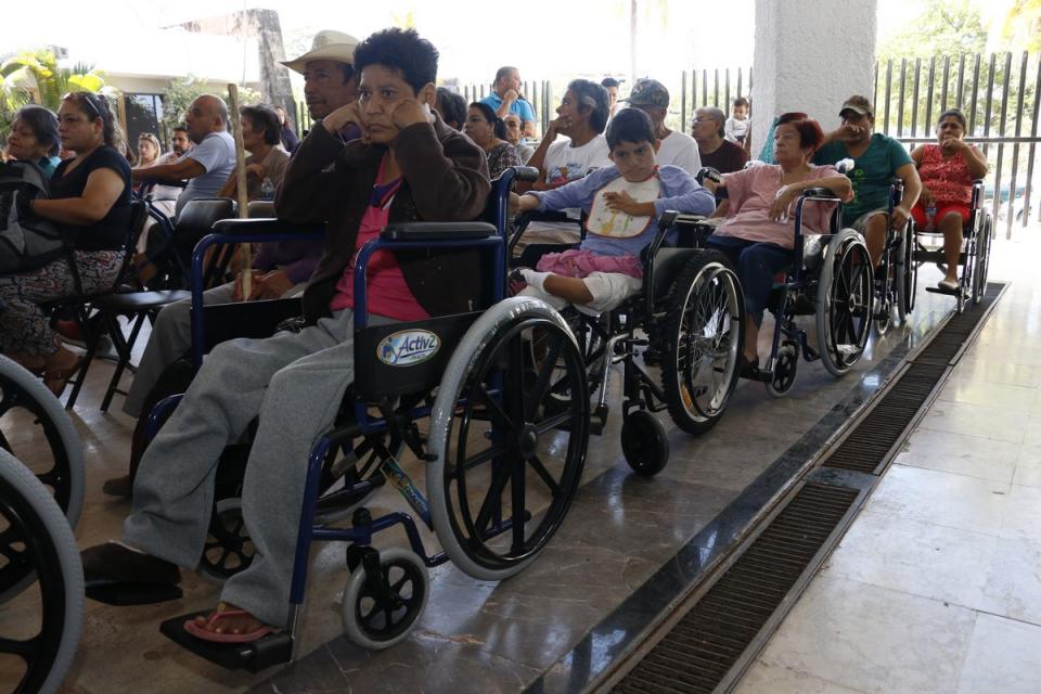 09Bahía (3) Apoyan DIF y Alas de Águilas a personas con discapacidad