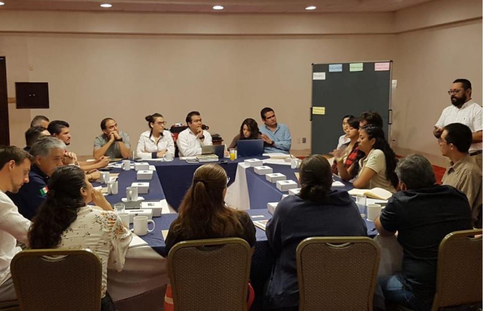 10y11Bahía (6) Analizan riesgos para enfrentar cambio climático en sector turístico