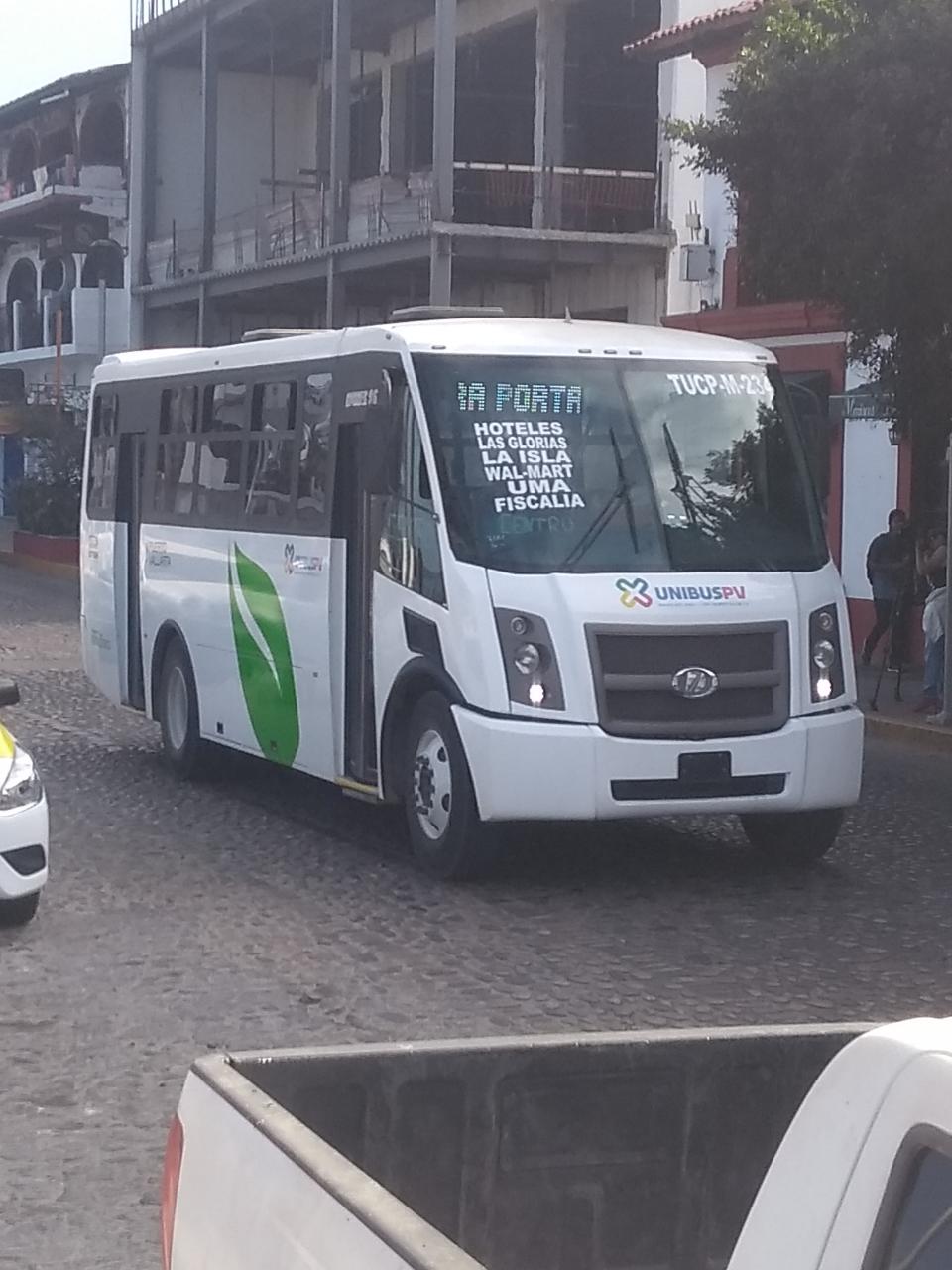 12y13Bahía (1) Prestan servicio sin placas de circulación