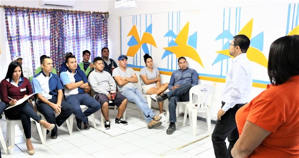 15bahia (1) Instituto Municipal de la Mujer capacita a personal de hoteles en Prevención del Suicidio