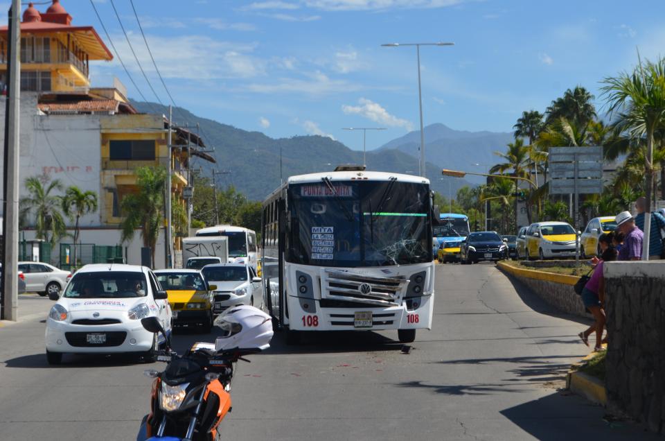 29sucesos (1) Camiones participan en choque
