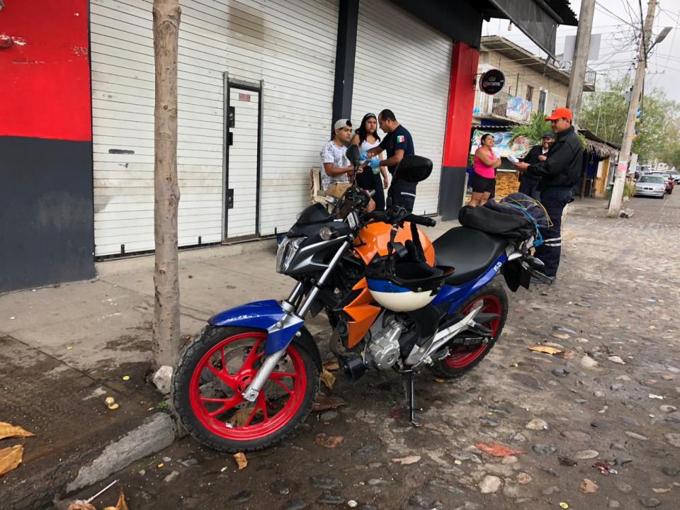 30y31Sucesos (10) Motociclista derrapa en la colonia del Toro