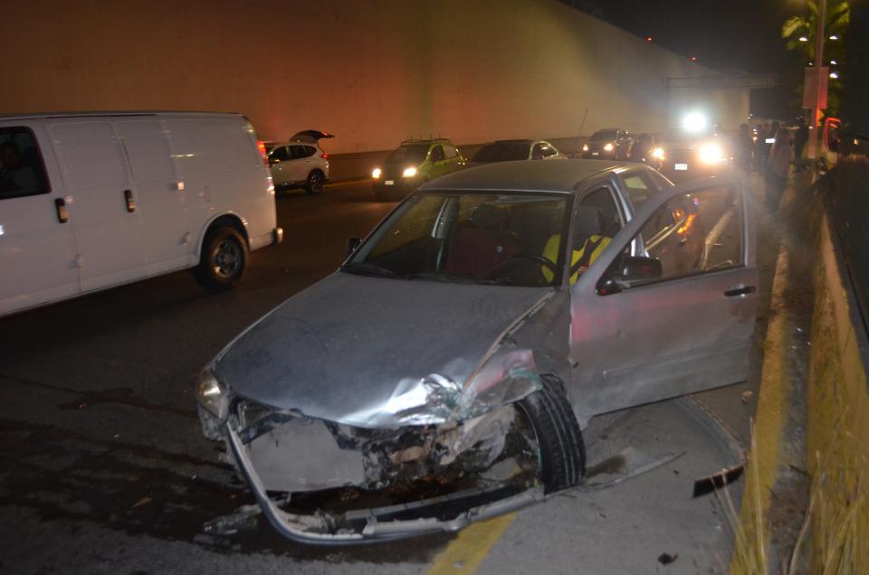 30y31Sucesos (9) Se durmió al volante y choca contra malla