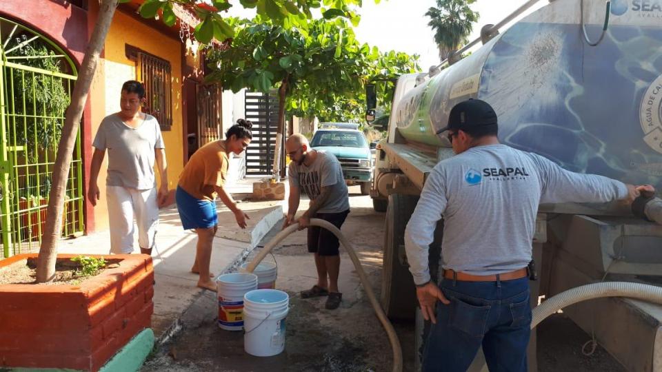 BP-SV-007-abasto-agua-pipas-01 Empieza abastecimiento de agua en colonias afectadas por falla de CFE