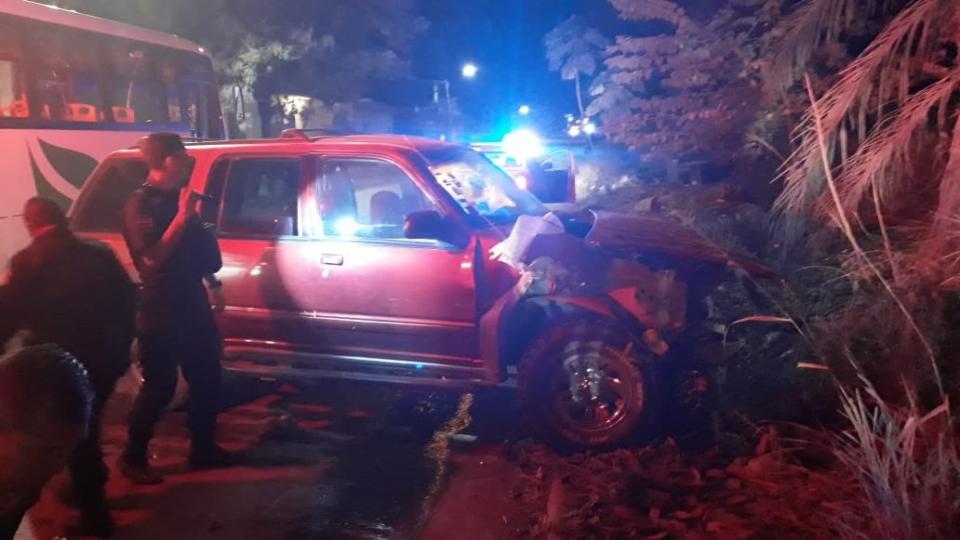 30y31Sucesos (9) Destroza Explorer contra barda