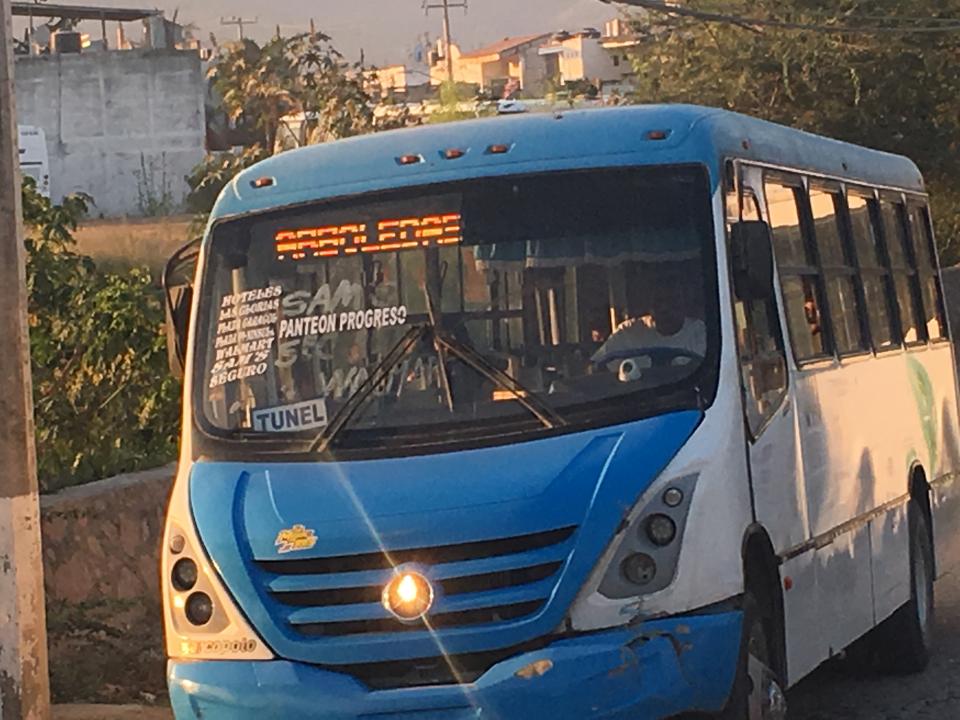 03Bahía (3) Llegan 16 camiones más; cubrirán rutas saturadas