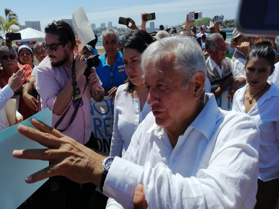03Bahía Se compromete AMLO con PV; 600 mdp en proyectos de inversión