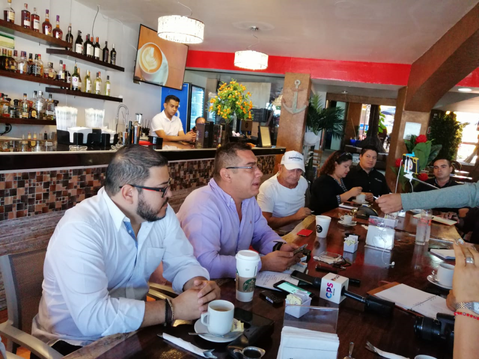 04y05Bahía (5) Se crea asociación de comerciantes y piden mejoras a las autoridades