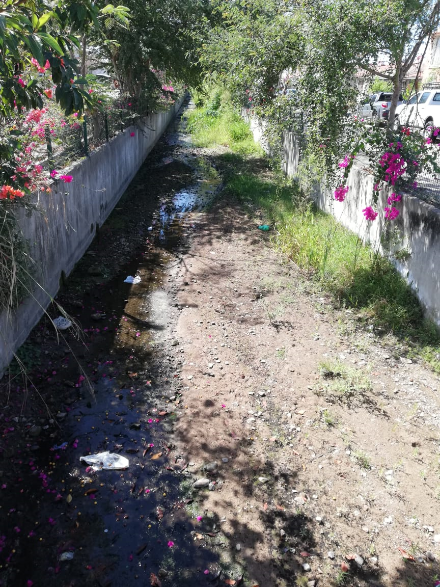 04y05Bahía (6) Exhortan a la ciudadanía a no arrojar basura ni electrodomésticos en canales