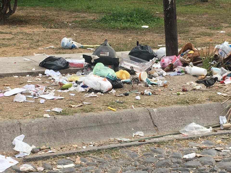 06Bahía (5) Se quejan que no se respeta horario para sacar la basura