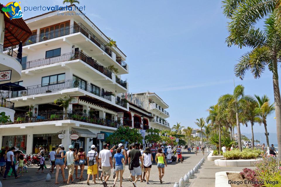 08y09Bahía COMERCIANTES DEL MALECÓN… Piden atender iluminación, estacionamientos y vandalismo